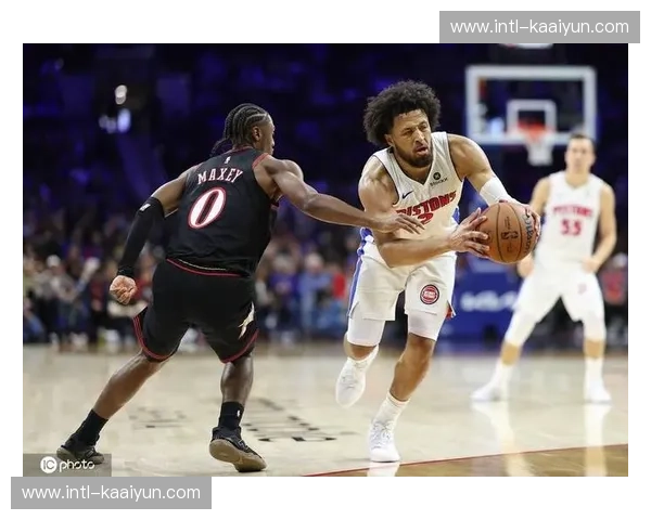 坎宁安体脂降至6.5%完成进化 率活塞创造两年巨大反差 坎宁安体脂降至6.5%完成进化 率活塞创造两年巨大反差